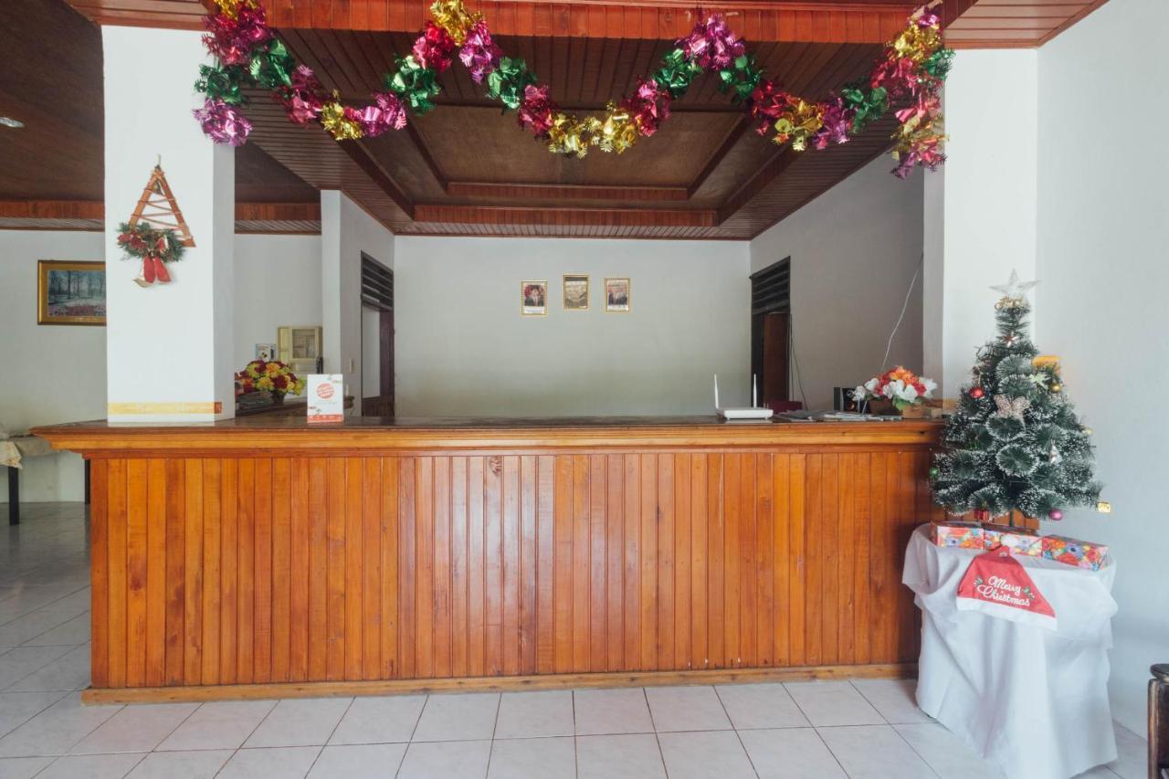Oyo 1688 Collin Beach Hotel Ambon Zewnętrze zdjęcie