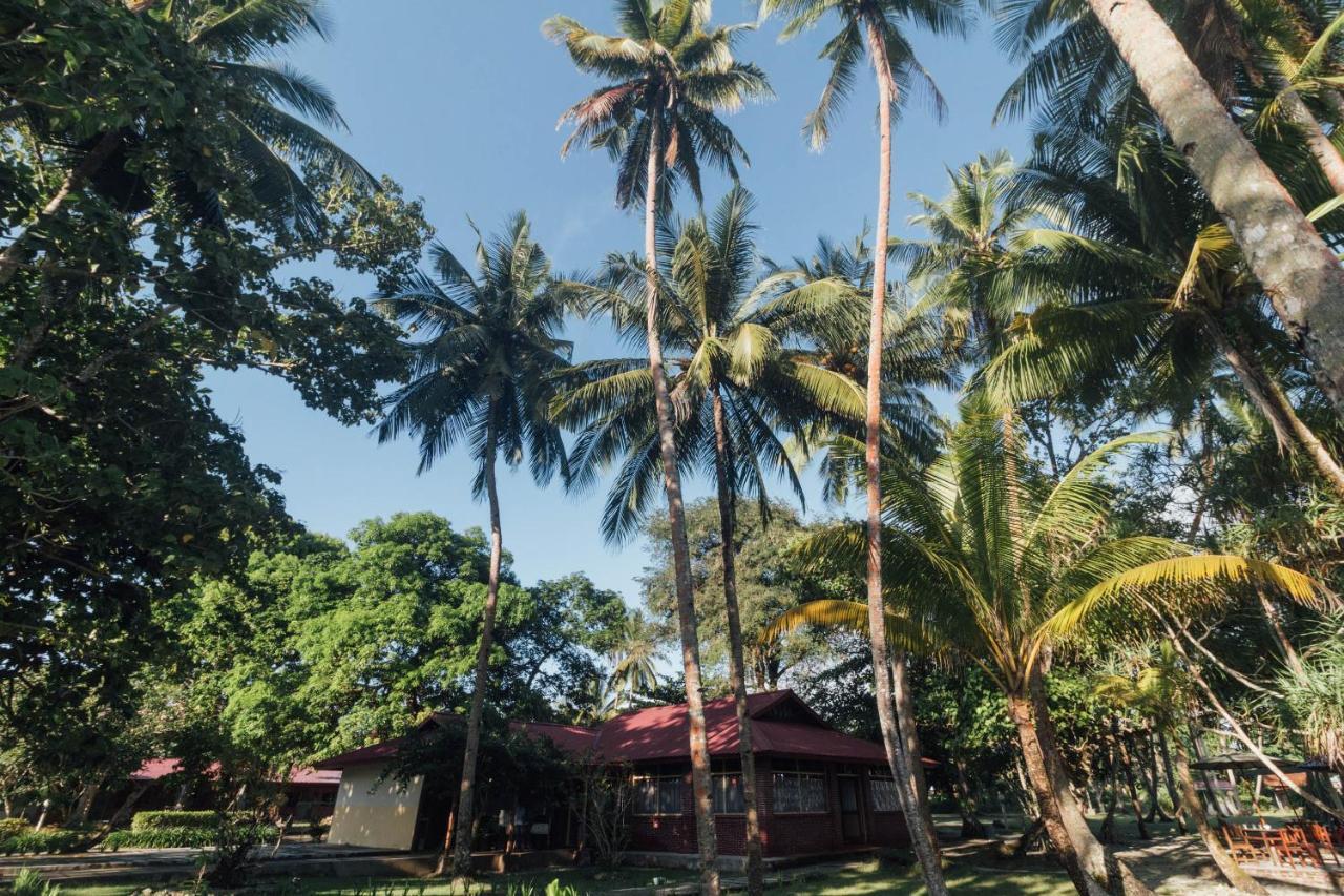 Oyo 1688 Collin Beach Hotel Ambon Zewnętrze zdjęcie