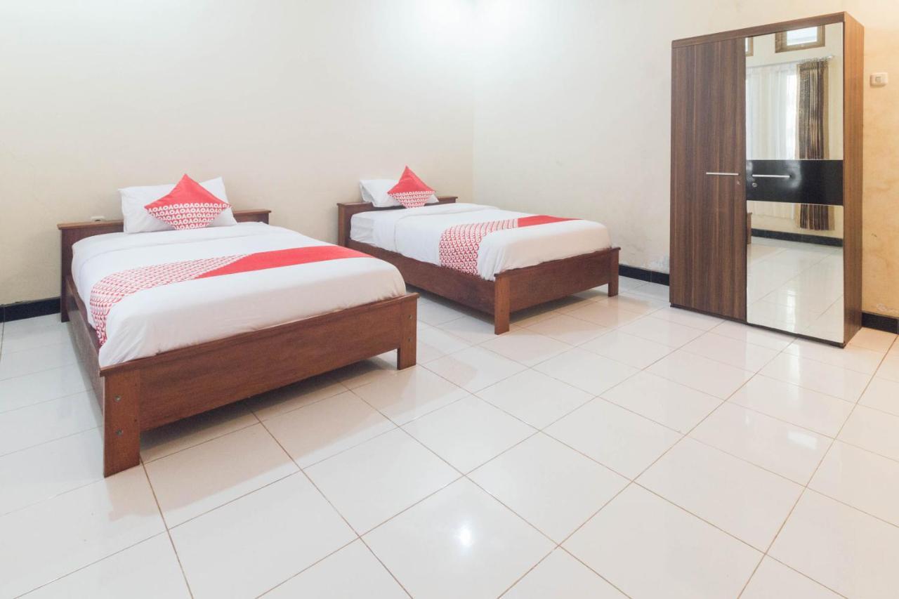 Oyo 1688 Collin Beach Hotel Ambon Zewnętrze zdjęcie