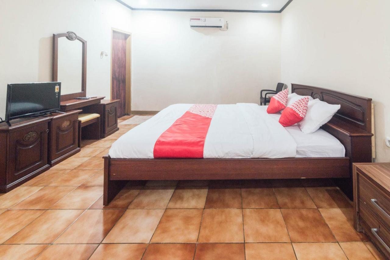 Oyo 1688 Collin Beach Hotel Ambon Zewnętrze zdjęcie