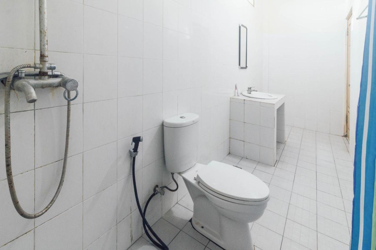 Oyo 1688 Collin Beach Hotel Ambon Zewnętrze zdjęcie
